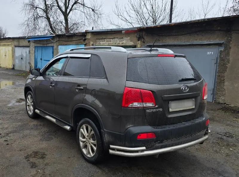 Продам kia sorento 2012г. 2.4 бензин мкпп 6ст. Очень достойное состояние автомобиля, мотор работает идеально, без расхода масла, лишнего шума нет! Кпп так же без вопросов, кузов в идеальнейшом состоянии. Ходовая полностью обслужена, масла поменяны, кондиционер заправлен. За машину не стыдно! Возможен обмен на авто дешевле, документы в полном порядке, любое ваше сто без проблем! Цена 1.275 +79497988197 донецк
📞 Звоните: +7(949)7988197 - фотография - 2