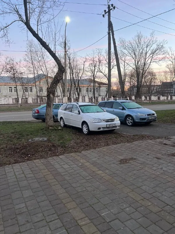 Продам chevrolet lacetti универсал 2011 г.1.6 бензин на механике цена 600 000₽ торг есть телефон для... - фотография