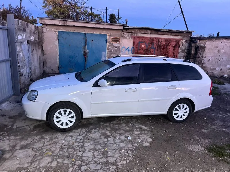 Продам chevrolet lacetti универсал 2011 г.1.6 бензин на механике цена 600 000₽ торг есть телефон для связи +7(949)5738657 сергей +79250021931 телеграмм воцап машина находится мариуполь левый берег роддом в продаже также есть ford фокус 2007 года на 2-х литровом моторе с в максимальной комплектации 📲 tg: @sergeialeksanbrov 📞 звоните: +7(949)5738657 - фотография - 2