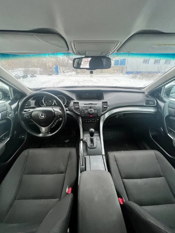 Продам honda accord 2012 г. в. рестайлинг! оригинальный пробег 221.000 км. двигатель 2.0л надёжный, экономичный, масло не ест ни грамма, не дымит. коробка автомат, работает штатно и плавно. кузов без гнили и ржавчины. по ходовой автомобиль обслужен полностью, без посторонних звуков и не требует вложений. салон в идеальном состоянии, соответсвует пробегу. два заводских ключа, сервисная книга! сигнализация с автозапуском и управлением со смартфона. автомобиль полностью обслужен, денег на него не жалел, за машину не стыдно. юридически чистый автомобиль. цена 1.150.000₽ осмотр г. макеевка +79494009981 +79490710021 ✅подписаться✅ 📰разместить объявление📰 📞 звоните: +7(949)4009981 - фотография - 10