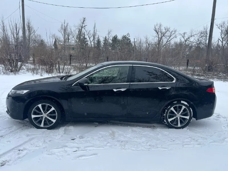 Продам honda accord 2012 г. в. рестайлинг! оригинальный пробег 221.000 км. двигатель 2.0л надёжный, экономичный, масло не ест ни грамма, не дымит. коробка автомат, работает штатно и плавно. кузов без гнили и ржавчины. по ходовой автомобиль обслужен полностью, без посторонних звуков и не требует вложений. салон в идеальном состоянии, соответсвует пробегу. два заводских ключа, сервисная книга! сигнализация с автозапуском и управлением со смартфона. автомобиль полностью обслужен, денег на него не жалел, за машину не стыдно. юридически чистый автомобиль. цена 1.150.000₽ осмотр г. макеевка +79494009981 +79490710021 ✅подписаться✅ 📰разместить объявление📰 📞 звоните: +7(949)4009981 - фотография - 4