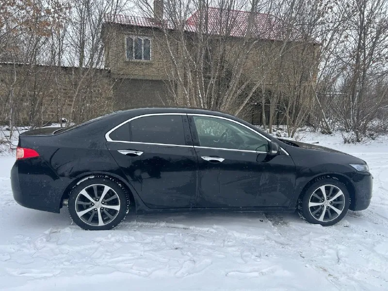 Продам honda accord 2012 г. в. рестайлинг! оригинальный пробег 221.000 км. двигатель 2.0л надёжный, экономичный, масло не ест ни грамма, не дымит. коробка автомат, работает штатно и плавно. кузов без гнили и ржавчины. по ходовой автомобиль обслужен полностью, без посторонних звуков и не требует вложений. салон в идеальном состоянии, соответсвует пробегу. два заводских ключа, сервисная книга! сигнализация с автозапуском и управлением со смартфона. автомобиль полностью обслужен, денег на него не жалел, за машину не стыдно. юридически чистый автомобиль. цена 1.150.000₽ осмотр г. макеевка +79494009981 +79490710021 ✅подписаться✅ 📰разместить объявление📰 📞 звоните: +7(949)4009981 - фотография - 8