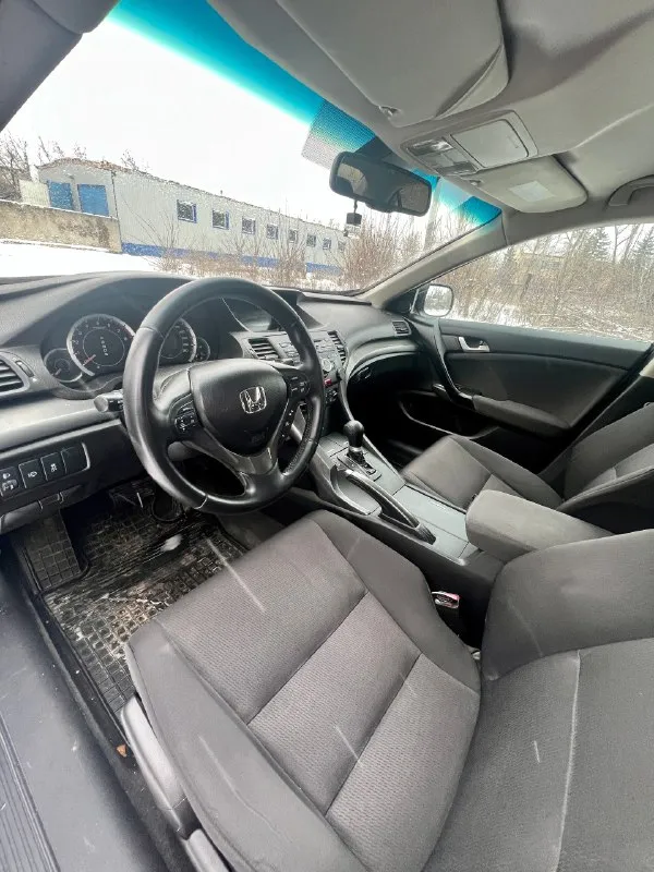 Продам honda accord 2012 г. в. рестайлинг! оригинальный пробег 221.000 км. двигатель 2.0л надёжный, экономичный, масло не ест ни грамма, не дымит. коробка автомат, работает штатно и плавно. кузов без гнили и ржавчины. по ходовой автомобиль обслужен полностью, без посторонних звуков и не требует вложений. салон в идеальном состоянии, соответсвует пробегу. два заводских ключа, сервисная книга! сигнализация с автозапуском и управлением со смартфона. автомобиль полностью обслужен, денег на него не жалел, за машину не стыдно. юридически чистый автомобиль. цена 1.150.000₽ осмотр г. макеевка +79494009981 +79490710021 ✅подписаться✅ 📰разместить объявление📰 📞 звоните: +7(949)4009981 - фотография - 9