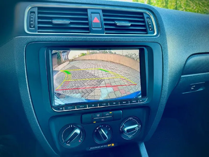 Продаётся volkswagen jetta vi (2012 г. в. ) отличный седан для тех, кто ценит надёжность, комфорт и немецкое качество! автомобиль свой (не перекуп). причина продажи- покупка нового. основные характеристики: год выпуска: 2012. модель: volkswagen jetta vi. тип кузова: седан. двигатель: 2,5л, бензиновый. мощность: 170 л. с. коробка передач: акпп. привод: передний. пробег: 120 миль состояние автомобиля: кузов в хорошем состоянии, без серьёзных повреждений (оцинкованный). двигатель работает ровно, без посторонних шумов, расход топлива — 6−8 л/100 км. акпп переключает передачи плавно, без рывков. подвеска обслужена, ходовая часть в порядке. электрика функционирует исправно. комплектация: усилитель руля; иммобилайзер; кожаный салон. электростеклоподъёмники; мультимедиа‑система. полный комплект документов в порядке. цена: 1.1млн. небольшой торг хорошим людям) с машиной в комплекте идет годовое бесплатное то если что) стошник который ей занимается он дарит к ней в подарок годовое то) телефон: +79495965033 г. донецк - фотография - 10