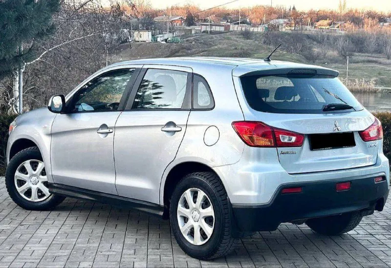 Продам mitsubishi asx год выпуска:2013 объём двигателя:1.6.v16 кпп механическая родной пробег:147.000 км один собственник авто без дтп! в родном окрасе! состояние кузова отличное! автотека✅ технически авто без вложений автомобиль обслуживался всегда по регламенту, недавно сделали полное т. о, автомобиль готов к зимней эксплуатации комплектация: бортовой компьютер, подогрев сидений,4 стеклоподъемника, кондиционер, электро зеркала, противотуманные фары, подогрев стекл, abs esp, aux bluetooth, полный комплект ключей и много чего прочего для комфортного вождения по документам любой вид оформления цена:975.000 +79490514189 г. донецк - фотография - 4