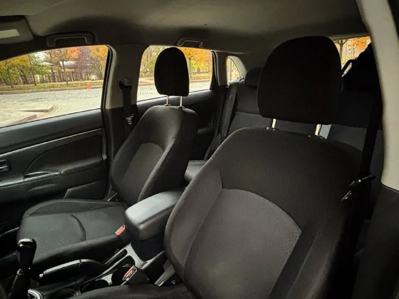 Продам mitsubishi asx год выпуска:2013 объём двигателя:1.6.v16 кпп механическая родной пробег:147.000 км один собственник авто без дтп! в родном окрасе! состояние кузова отличное! автотека✅ технически авто без вложений автомобиль обслуживался всегда по регламенту, недавно сделали полное т. о, автомобиль готов к зимней эксплуатации комплектация: бортовой компьютер, подогрев сидений,4 стеклоподъемника, кондиционер, электро зеркала, противотуманные фары, подогрев стекл, abs esp, aux bluetooth, полный комплект ключей и много чего прочего для комфортного вождения по документам любой вид оформления цена:975.000 +79490514189 г. донецк - фотография - 6