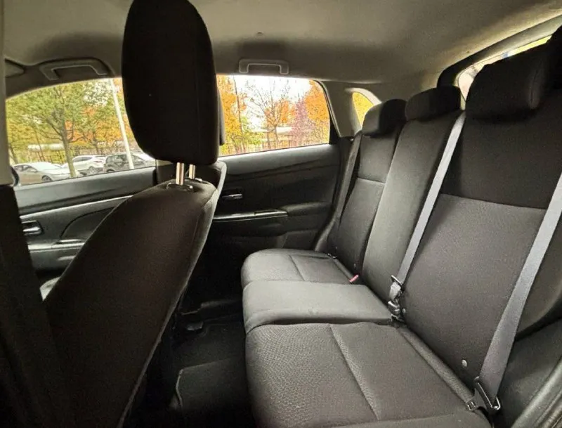 Продам mitsubishi asx год выпуска:2013 объём двигателя:1.6.v16 кпп механическая родной пробег:147.000 км один собственник авто без дтп! в родном окрасе! состояние кузова отличное! автотека✅ технически авто без вложений автомобиль обслуживался всегда по регламенту, недавно сделали полное т. о, автомобиль готов к зимней эксплуатации комплектация: бортовой компьютер, подогрев сидений,4 стеклоподъемника, кондиционер, электро зеркала, противотуманные фары, подогрев стекл, abs esp, aux bluetooth, полный комплект ключей и много чего прочего для комфортного вождения по документам любой вид оформления цена:975.000 +79490514189 г. донецк - фотография - 7