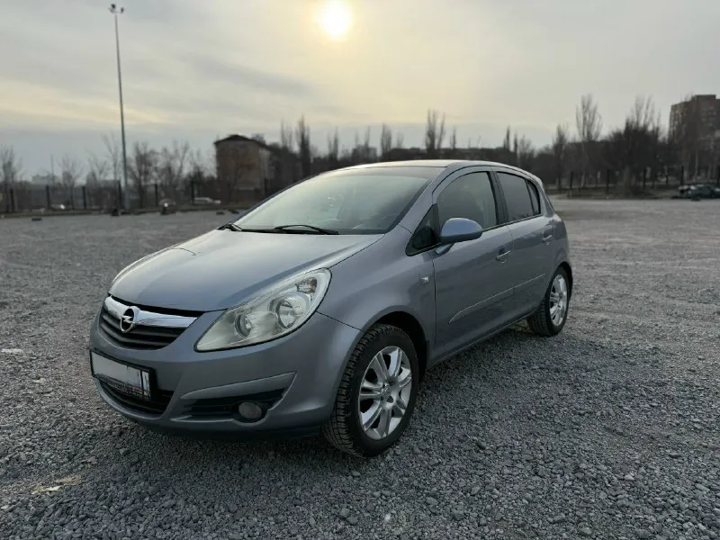 Продам opel corsa d 1.4, 2007 г. пробег: 184 000 км я собственник. полноценный автомат (не робот). машина в хорошем техническом состоянии, каждый день на ходу. кондиционер и печка работают отлично. обогрев переднего и заднего стекла, мультируль. заменена цепь грм 3000 км назад, обслужена передняя подвеска, поменяны подушки двигателя и кпп, новый термостат, а также заменила ремень генератора. по нюансам: — горит чек из-за датчика егр (глушили клапан егр, после ремонта не прошивала) комплект зимней резины на дисках, при необходимости отдам комплект летней. цена: 640 000 ₽, разумный торг у капота. звоните по номеру: +7 949 322 26 31 либо пишите в телеграмм. 📞 звоните: +7(949)3222631 - фотография - 1