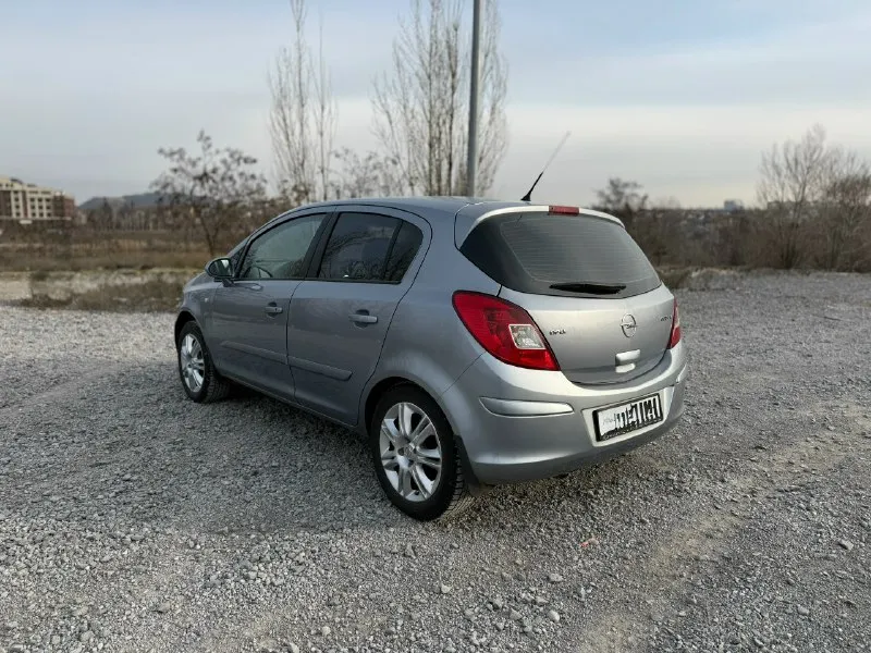 Продам opel corsa d 1.4, 2007 г. пробег: 184 000 км я собственник. полноценный автомат (не робот). машина в хорошем техническом состоянии, каждый день на ходу. кондиционер и печка работают отлично. обогрев переднего и заднего стекла, мультируль. заменена цепь грм 3000 км назад, обслужена передняя подвеска, поменяны подушки двигателя и кпп, новый термостат, а также заменила ремень генератора. по нюансам: — горит чек из-за датчика егр (глушили клапан егр, после ремонта не прошивала) комплект зимней резины на дисках, при необходимости отдам комплект летней. цена: 640 000 ₽, разумный торг у капота. звоните по номеру: +7 949 322 26 31 либо пишите в телеграмм. 📞 звоните: +7(949)3222631 - фотография - 2