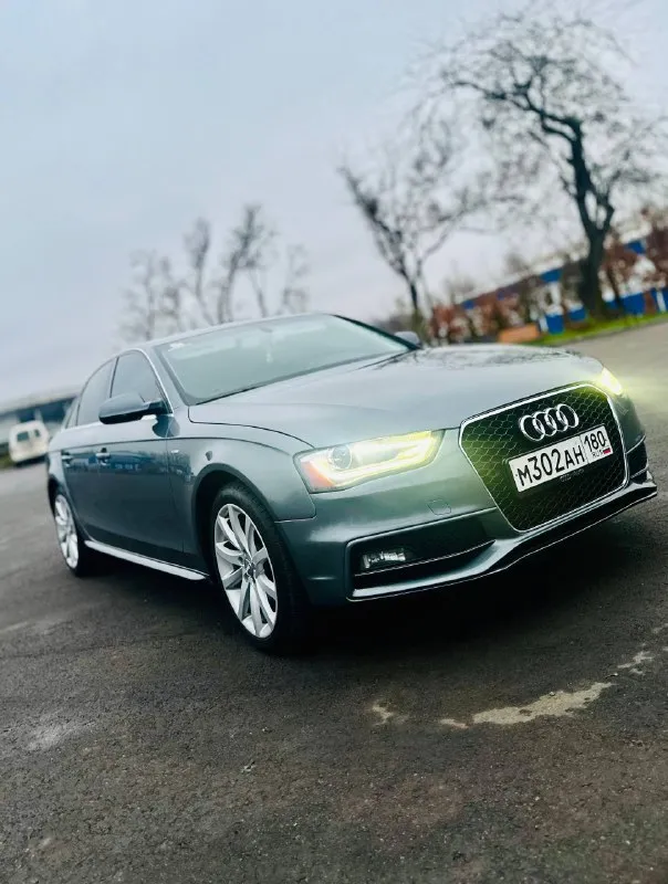 Продам audi a4 quattro (2014 год, рестайлинг) ▶️2.0 tfsi (225 л. с.) ▶️пробег 140.000 (реальный), стоит контрактный мотор 80.000 пробега. готов к любым проверкам на сто ▶️привод: полный ▶️коробка: надежный aisin, ✖️не робот✖️ ▶️2 ключа ▶️машина полностью обслужена. кузов в керамике, по лкп вопросов нет салон ухоженный пакет s-line ▶️ все чеки по обслуживанию за последние 4 года в наличие. ▶️отдам 2 комплект резины ▶️продажа от владельца, владею 2 года. ▶️цена 1.550.00 с торгом на месте при виде денег ▶️осмотр донецк ▶️+79498953141 waubfafl8en031258 📞 звоните: +7(949)8953141 - фотография - 3