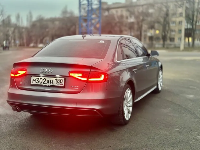 Продам audi a4 quattro (2014 год, рестайлинг) ▶️2.0 tfsi (225 л. с.) ▶️пробег 140.000 (реальный), стоит контрактный мотор 80.000 пробега. готов к любым проверкам на сто ▶️привод: полный ▶️коробка: надежный aisin, ✖️не робот✖️ ▶️2 ключа ▶️машина полностью обслужена. кузов в керамике, по лкп вопросов нет салон ухоженный пакет s-line ▶️ все чеки по обслуживанию за последние 4 года в наличие. ▶️отдам 2 комплект резины ▶️продажа от владельца, владею 2 года. ▶️цена 1.550.00 с торгом на месте при виде денег ▶️осмотр донецк ▶️+79498953141 waubfafl8en031258 📞 звоните: +7(949)8953141 - фотография - 4