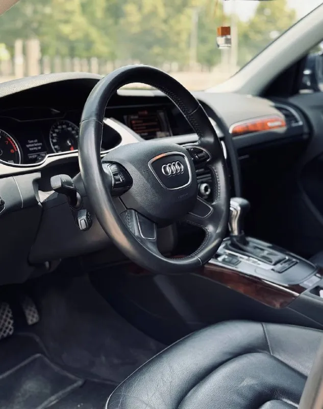 Продам audi a4 quattro (2014 год, рестайлинг) ▶️2.0 tfsi (225 л. с.) ▶️пробег 140.000 (реальный), стоит контрактный мотор 80.000 пробега. готов к любым проверкам на сто ▶️привод: полный ▶️коробка: надежный aisin, ✖️не робот✖️ ▶️2 ключа ▶️машина полностью обслужена. кузов в керамике, по лкп вопросов нет салон ухоженный пакет s-line ▶️ все чеки по обслуживанию за последние 4 года в наличие. ▶️отдам 2 комплект резины ▶️продажа от владельца, владею 2 года. ▶️цена 1.550.00 с торгом на месте при виде денег ▶️осмотр донецк ▶️+79498953141 waubfafl8en031258 📞 звоните: +7(949)8953141 - фотография - 8