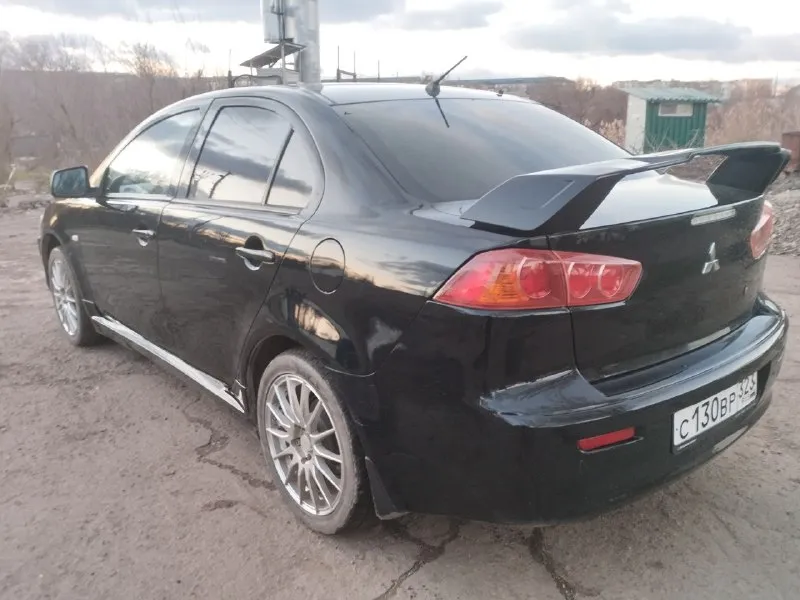 Lancer лансер 10 год выпуска 2008 пробег 236 тысяч двигатель 1.8 коробка механика техническая часть в отличном состоянии, делать ничего не нужно машина вложений не требует никаких. находится в мариуполе оформление без проблем цена 810 тысяч рублей. +79497260544 📲 tg: олег 📞 звоните: +7(949)7260544 - фотография - 2