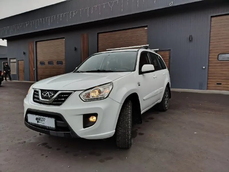 Продам автомобиль 🚗 chery tiggo чери тигго ▶️ год выпуска: 2014г. в. ▶️ пробег: 75.000 км. !!! подтверждён автотекой!!! ▶️ объём двигателя: 1.6 л. , 120л. с. расход 7.5-8.5 л. ℹ️ описание: ✅ автомобиль в очень хорошем состоянии. ✅ двигатель, кпп на отлично! ✅ красивый белый цвет ✅ салон чистый, ухоженный. 🔥комплектация🔥 --кондиционер-- • есп 4 шт • эур -подогрев сидений -подогрев заднего стекла -подогрев зеркал - абс регулировка зеркал все стекла родные!!! лобовое целое без сколов и трещин без дтп!! работает каждая кнопочка 1 владелец. предоставляю видео обзор автомобиля по требованию! 🏛 юридически автомобиль чист, никаких штрафов и запретов! 💰 цена: 600.000 рублей тогр на месте!!! 🏢 осмотр: г. амвросиевка. по договору могу приехать к вам. ☎ телефон для связи: +79493843262 +79493391770 вацап, телеграмм на номере звоните, пишите!!!телефон работает всегда. ..!!!! - фотография - 2