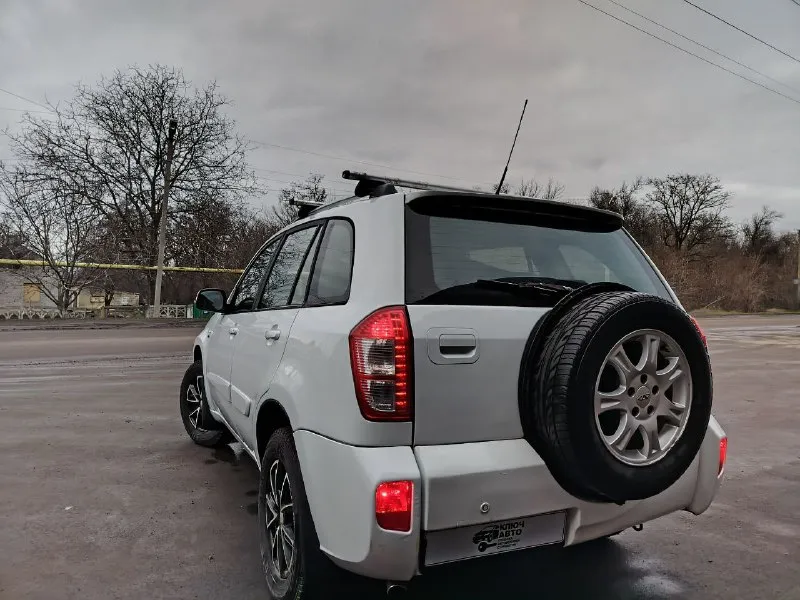 Продам автомобиль 🚗 chery tiggo чери тигго ▶️ год выпуска: 2014г. в. ▶️ пробег: 75.000 км. !!! подтверждён автотекой!!! ▶️ объём двигателя: 1.6 л. , 120л. с. расход 7.5-8.5 л. ℹ️ описание: ✅ автомобиль в очень хорошем состоянии. ✅ двигатель, кпп на отлично! ✅ красивый белый цвет ✅ салон чистый, ухоженный. 🔥комплектация🔥 --кондиционер-- • есп 4 шт • эур -подогрев сидений -подогрев заднего стекла -подогрев зеркал - абс регулировка зеркал все стекла родные!!! лобовое целое без сколов и трещин без дтп!! работает каждая кнопочка 1 владелец. предоставляю видео обзор автомобиля по требованию! 🏛 юридически автомобиль чист, никаких штрафов и запретов! 💰 цена: 600.000 рублей тогр на месте!!! 🏢 осмотр: г. амвросиевка. по договору могу приехать к вам. ☎ телефон для связи: +79493843262 +79493391770 вацап, телеграмм на номере звоните, пишите!!!телефон работает всегда. ..!!!! - фотография - 3