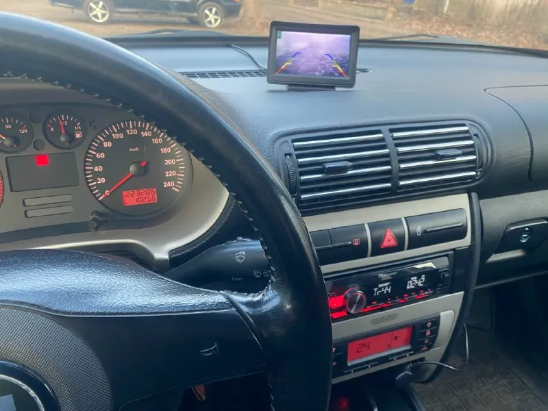 Продам seat leon 2005 г. двигатель 1.6 16v, бензин, 105 л. с. мкпп 5 ступ. пробег 223 тыс. км машина на полном ходу, езжу каждый день. продажа в связи с покупкой другого авто. пригнана из германии в 2021 году. по технике полная копия golf 4. по комплектации: климат контроль - заправлен, гур, abs, tcl, 4 стеклоподъемника, обогрев заднего стекла и зеркал, зеркала с эл. регулировкой, центральный замок, кожаный руль. установлены в круг проставки +3см, установлена камера заднего вида, магнитола pioneer. заменено: масло в двигателе (замена каждые 7-8 тыс), масло в коробке, антифриз, термостат, новый аккумулятор, рулевая рейка, передние стойки, гофра, по ходовке всё в порядке. 2 комплекта дисков с резиной: -лето легкосплав r16, резина новая kumho; -зима штампы r16, резина в хорошем состоянии bridgestone. подробно по машине расскажу по телефону. по документам проблем нет, птс, стс, дкп, я собственник. полное переоформление в мрэо. территориально горловка. цена 540.000₽ + торг. +7 📞 звоните: +7(949)0382819 - фотография - 8