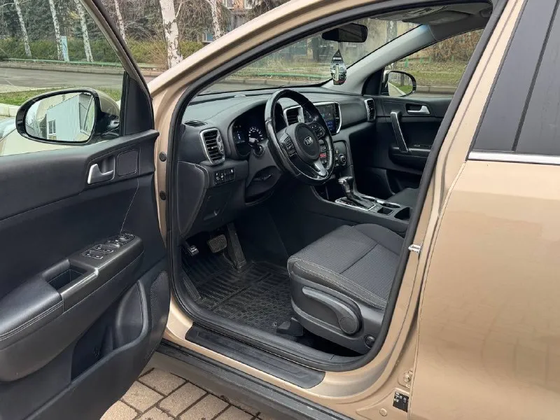 Kia sportage официал
Эксплуатации с 2019 года
Двигатель 2.0 бензин
Коробка автомат
Родной пробег 141 тыс. Км
Автомобиль в отличном состоянии,
Кузов без дтп весь в заводском окрасе !
Двигатель, коробка, ходовая на 5+
Вообщем автомобиль не какого вложения не требует !
В автомобиле есть все для комфорта,
2-Х зонный климат- контроль,
Круиз-контроль,
Датчики света, и дождя,
Подогрев руля, и всех сидений,
Подогрев зеркал и стекл,
Многофункциональная магнитола android
Bluetooth, громкая связь,
И многое другое.
С документами полный порядок любой вид оформления
Г. Донецк
Цена1.930 тыс. ₽
Возможен обмен
Звоните остальное по
+79495210905
📲 Tg: r. B
📞 Звоните: +7(949)5210905 - фотография - 8