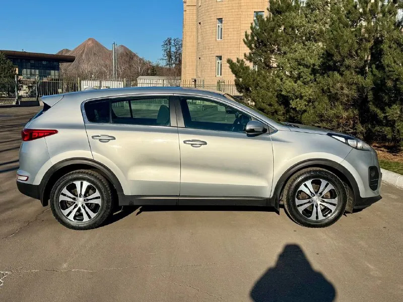 Kia sportage официал
2018 Год выпуска
Двигатель 2.0 бензин
Коробка автомат
Пробег 139 тыс. Км
Автомобиль в отличном состоянии,
Кузов весь в заводском окрасе !
Вложения не какого не требует от слова совсем !
В машине есть все для комфорта,
Кондиционер,
Датчики света, и дождя,
Подогревы сидений передних, и задних,
Подогревы зеркал, зоны дворников,
Многофункциональная магнитола
Usb, bluetooth, громкая связь,
Камера заднего вида,
И многое другое !
С документами полный порядок продажа с полным переоформлением в мрэо
Г. Донецк
Цена 1.865 тыс. ₽
Звоните остальное по
+79495210885
📲 Tg: r. B
📞 Звоните: +7(949)5210885 - фотография - 2