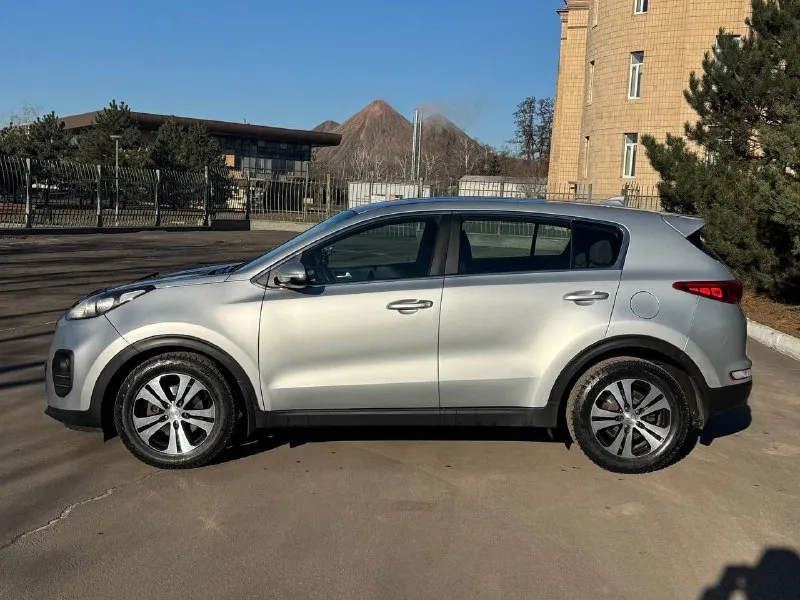 Kia sportage официал
2018 Год выпуска
Двигатель 2.0 бензин
Коробка автомат
Пробег 139 тыс. Км
Автомобиль в отличном состоянии,
Кузов весь в заводском окрасе !
Вложения не какого не требует от слова совсем !
В машине есть все для комфорта,
Кондиционер,
Датчики света, и дождя,
Подогревы сидений передних, и задних,
Подогревы зеркал, зоны дворников,
Многофункциональная магнитола
Usb, bluetooth, громкая связь,
Камера заднего вида,
И многое другое !
С документами полный порядок продажа с полным переоформлением в мрэо
Г. Донецк
Цена 1.865 тыс. ₽
Звоните остальное по
+79495210885
📲 Tg: r. B
📞 Звоните: +7(949)5210885 - фотография - 6