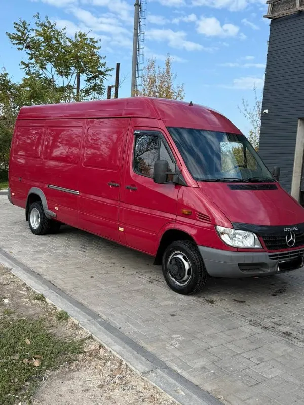 Срочно ‼️ mercedes sprinter 2005 год объем 2,7 колеса новые тахограф, заводская автономка, кондиционер, все стеклоподъемники тяжелые грузы не возила. возила ягоду +79495610399 мариуполь цена 2 млн 📲 tg: @elya1420 📞 звоните: +7(949)5610399 - фотография - 2