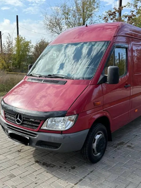 Срочно ‼️ mercedes sprinter 2005 год объем 2,7 колеса новые тахограф, заводская автономка, кондиционер, все стеклоподъемники тяжелые грузы не возила. возила ягоду +79495610399 мариуполь цена 2 млн 📲 tg: @elya1420 📞 звоните: +7(949)5610399 - фотография - 3