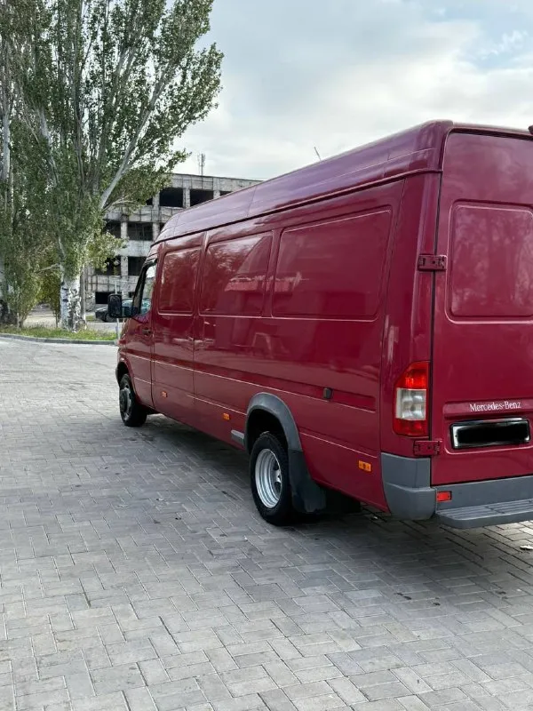 Срочно ‼️ mercedes sprinter 2005 год объем 2,7 колеса новые тахограф, заводская автономка, кондиционер, все стеклоподъемники тяжелые грузы не возила. возила ягоду +79495610399 мариуполь цена 2 млн 📲 tg: @elya1420 📞 звоните: +7(949)5610399 - фотография - 7