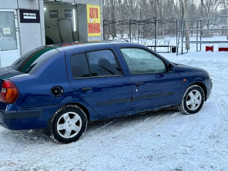Продаю renault symbol 2004 года рестайлинг. местный авто покупался в автосалоне в донецке. один хозяин. 1.4 газ/бензин. техника авто на 5+ ходовая новая не гнилой, кузов оцинкован. есть мелкие возрастные нюансы. комплектация с гидроусилителем, кондиционером, подогревами, омывателями фар и т. д свежая зимняя резина. машина не подводит никогда юридически чистый автомобиль донецк 245.000 рублей +79495097888 📲 tg: … 📞 звоните: +7(949)5097888 - фотография - 5