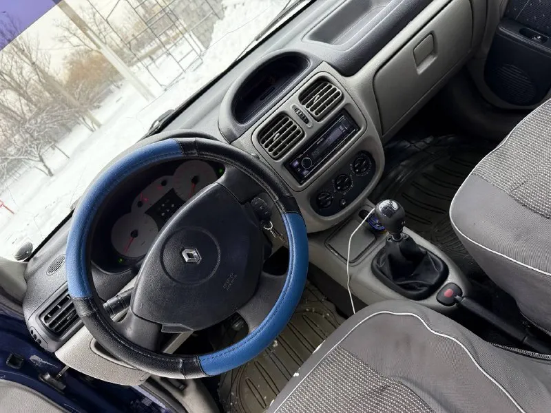 Продаю renault symbol 2004 года рестайлинг. местный авто покупался в автосалоне в донецке. один хозяин. 1.4 газ/бензин. техника авто на 5+ ходовая новая не гнилой, кузов оцинкован. есть мелкие возрастные нюансы. комплектация с гидроусилителем, кондиционером, подогревами, омывателями фар и т. д свежая зимняя резина. машина не подводит никогда юридически чистый автомобиль донецк 245.000 рублей +79495097888 📲 tg: … 📞 звоните: +7(949)5097888 - фотография - 8