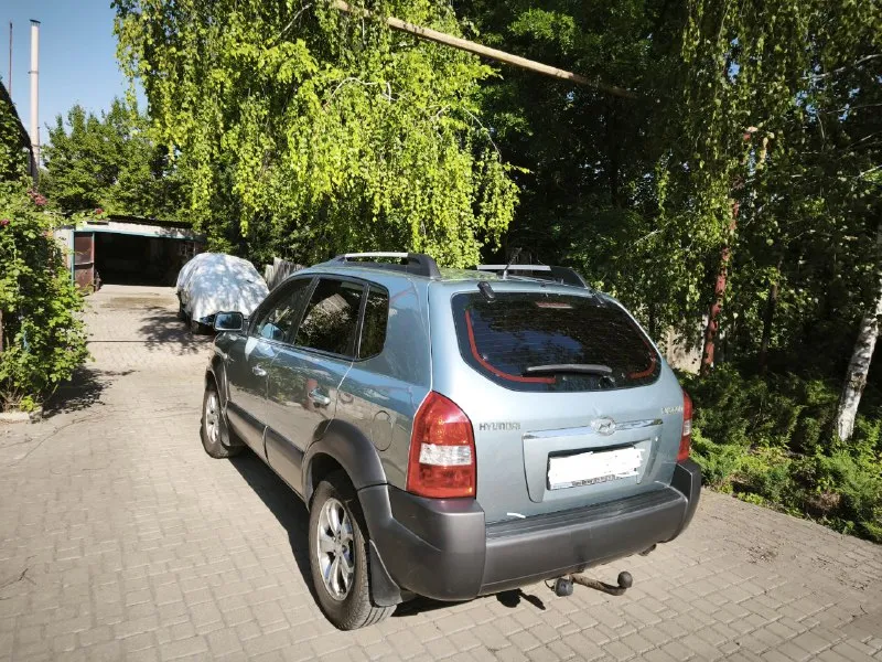 Продам hyundai tucson. год-2008. 2.0 бензин/газ передний привод. один хозяин. пробег 264 тыс. км. на пробеге 257 тыс. км была произведена замена двс на новый контрактный, при переоформлении впишется. тормозные диски + колодки новые, новый комплект сцепления. коробка механика. машина в хорошем состоянии, делать ничего не нужно. учет рф, переоформление без проблем. кондиционер, полный электропакет, центр. замок, подогревы сидений. цена- 950 000 руб. торг у капота!!! осмотр г. макеевка. телефон для связи: +7(949)3213294 📞 звоните: +7(949)3213294 - фотография - 3