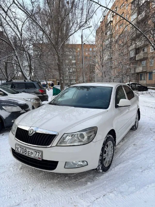 Skoda octavia 2013г. , 1.6 акп, пробег 195.000 км. (не скручен), 1 хозяин с 2014 года. без дтп, в такси и каршеринге не использовалась. есть мелкие следы эксплуатации и несколько не критичных недостатков. цена: 980.000₽ звонить +79493083108 - фотография - 2