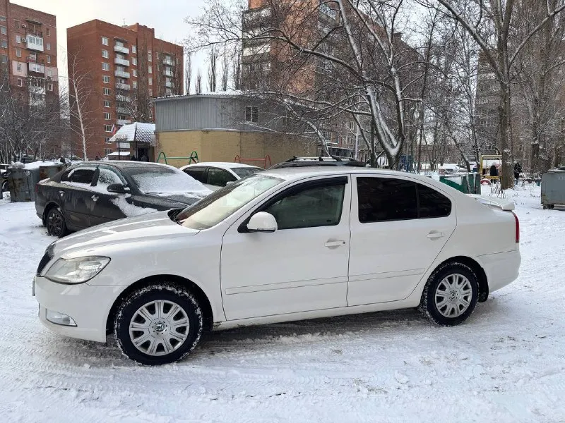 Skoda octavia 2013г. , 1.6 акп, пробег 195.000 км. (не скручен), 1 хозяин с 2014 года. без дтп, в такси и каршеринге не использовалась. есть мелкие следы эксплуатации и несколько не критичных недостатков. цена: 980.000₽ звонить +79493083108 - фотография - 3