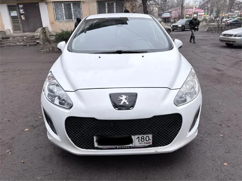 Продам peugeot 308 2011г. в цена 445т. р торг двигатель 1.6 не дымит, работает ровно. коробка автомат работает как положено. кузов не гнилой. салон чистый и опрятный. комплектация:кондиционер(работает),4эл. стеклоподьемника, подогрев сидений, эл. зеркала машина в хорошем состоянии, с документами полный порядок. осмотр г. макеевка +7 (949) 094-33-50 🅿️ авторынок днр лнр 🔰 список авторынков юга ➡️ разместить своё авто 🚘 📞 звоните: +7(949)0943350 - фотография - 2