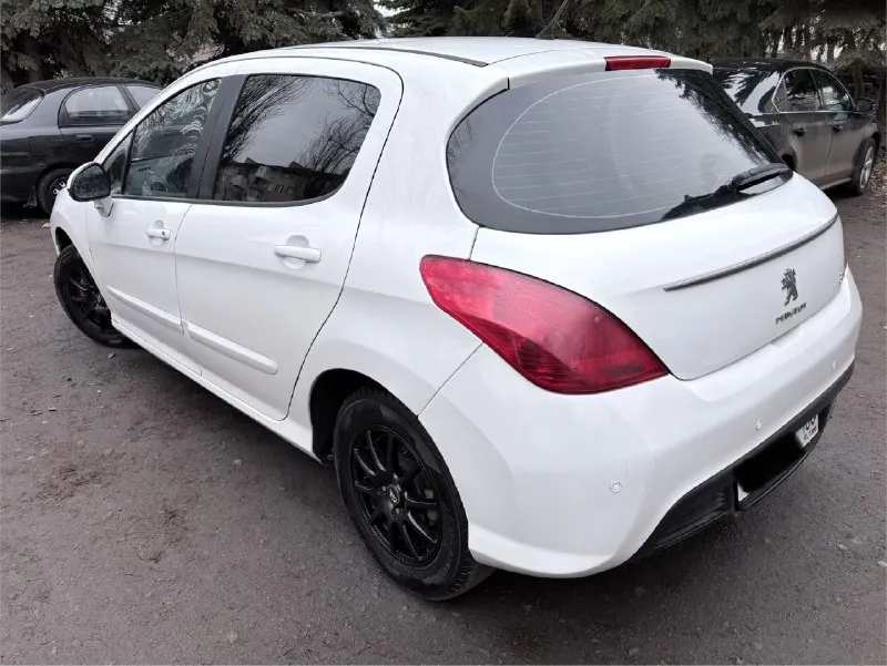 Продам peugeot 308 2011г. в цена 445т. р торг двигатель 1.6 не дымит, работает ровно. коробка автомат работает как положено. кузов не гнилой. салон чистый и опрятный. комплектация:кондиционер(работает),4эл. стеклоподьемника, подогрев сидений, эл. зеркала машина в хорошем состоянии, с документами полный порядок. осмотр г. макеевка +7 (949) 094-33-50 🅿️ авторынок днр лнр 🔰 список авторынков юга ➡️ разместить своё авто 🚘 📞 звоните: +7(949)0943350 - фотография - 5