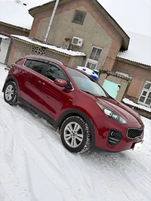 Продам kia sportage 4 декабрь 2016г. В идеальном состоянии!!
Родной подтверждённый пробег 159.тыс. Км. Двигатель 2.4 бензин (самый надёжный атмосферный двигатель) в паре с обычный автоматом asin!привод полный. Авто абсолютно вся обслужена и не требует никаких вложений, и в ближайшее время не будет требовать. .гаражное хранение. История авто кристально чиста как слеза, без подводных камней и скрытых дефектов! За всё время эксплуатации не было не одного дтп! Все стекла оригинальные. Реально очень хороший sportage (таких сейчас единицы). Семейный автомобиль. Техническое состояние как у нового автомобиля! Двигатель работает как часы(масло грамма не берёт) никаких задир нет, не путайте с мотором 2.0. Кпп переключается мягко и легко. Фары передние и задние в бронеплёнке. Стоит новая автомагнитола. Видео регистратор спереди и сзади. Evo ковры. Сигнализация с обратной связью и с автозапуском. Хорошая летняя резина на дисках + в подарок отдаю комплект зимней резины тоже на
📲 Tg: @byba_19
📞 Звоните: +7(949)3834312 - фотография - 3