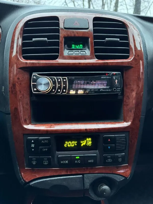 Продам авто hyundai sonata 2.0 мкпп 2004г. в достойном состоянии для своего возраста! гур, климат, 4эл. стеклоподъёмника, кожаный салон ухоженный. по техники авто в полном порядке, коробка, двигатель ничего не стучит не гремит, салон также в хорошем состоянии. авто не новое не питайте иллюзий, но за эти деньги сел поехал, по цене лады! адекватным людям торг будет ✅ с удовольствием предоставлю больше информации по тел. +79895329511 what's app, telegram ✅ 370.000 тыс. руб - фотография - 10