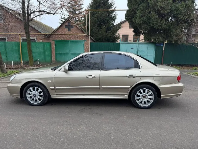 Продам авто hyundai sonata 2.0 мкпп 2004г. в достойном состоянии для своего возраста! гур, климат, 4эл. стеклоподъёмника, кожаный салон ухоженный. по техники авто в полном порядке, коробка, двигатель ничего не стучит не гремит, салон также в хорошем состоянии. авто не новое не питайте иллюзий, но за эти деньги сел поехал, по цене лады! адекватным людям торг будет ✅ с удовольствием предоставлю больше информации по тел. +79895329511 what's app, telegram ✅ 370.000 тыс. руб - фотография - 6