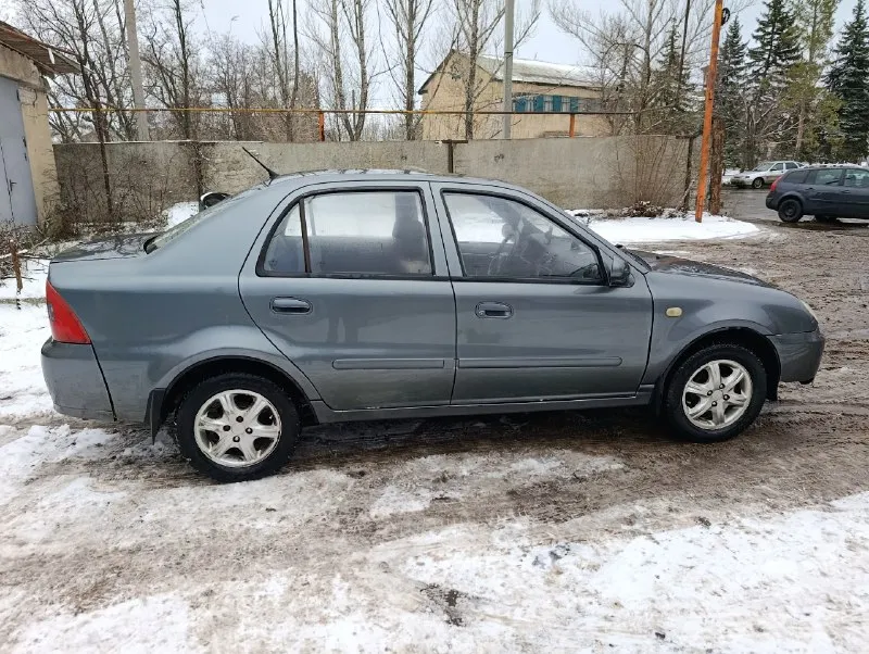Продам geely ck 2010 год пробег 135 000км газ/бензин 1.5 коробка механика резина лето новая, зима на других дисках отдам впридачу без нареканий заводится в любую погоду коробка в порядке печка дует центральный замок работает кондиционер отлично холодит 4 стеклоподьемника по электрике все работает документы в порядке переоформление без проблем осмотр г. макеевка пгт. нижняя крынка +7 949 406 87 51 цена 150 000 без торга 📞 звоните: +7(949)4068751 - фотография - 3