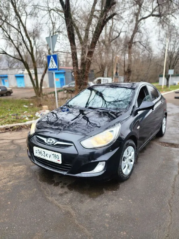 Продам hyundai солярис 2011 год 166 пробега 1.4 бензин механика кондиционер подогрев лобового подогрев сидений 4 стеклоподъемника камера заднего вида сенсорный магнитофон и тд авто в хорошем состоянии новая зимняя резина цена 750.000 руб торг осмотр макеевка тел +79496850245 📲 tg: vlados 📞 звоните: +7(949)6850245 - фотография - 2