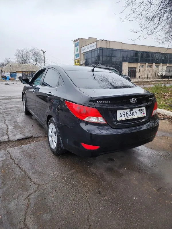 Продам hyundai солярис 2011 год 166 пробега 1.4 бензин механика кондиционер подогрев лобового подогрев сидений 4 стеклоподъемника камера заднего вида сенсорный магнитофон и тд авто в хорошем состоянии новая зимняя резина цена 750.000 руб торг осмотр макеевка тел +79496850245 📲 tg: vlados 📞 звоните: +7(949)6850245 - фотография - 4