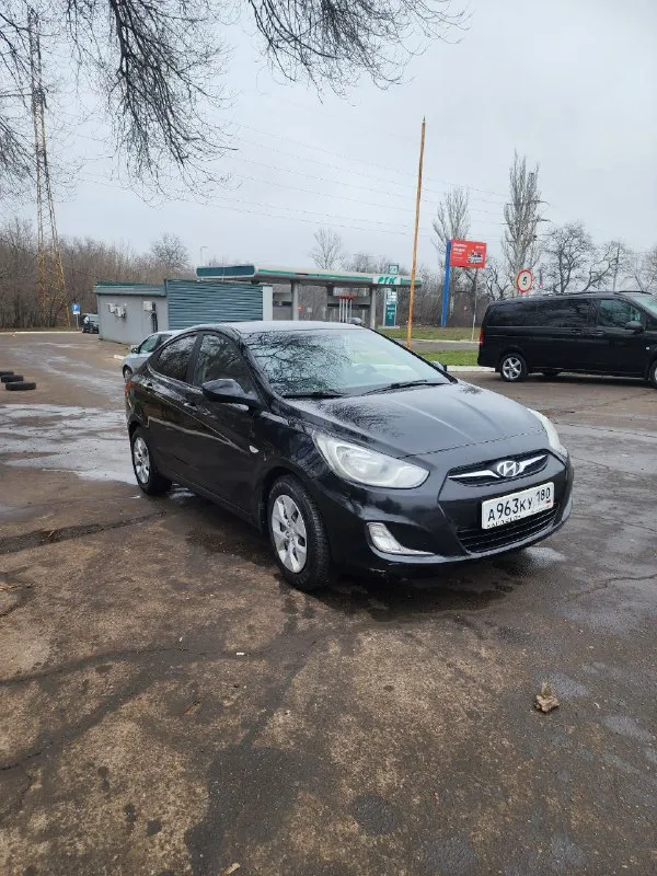 Продам hyundai солярис 2011 год 166 пробега 1.4 бензин механика кондиционер подогрев лобового подогрев сидений 4 стеклоподъемника камера заднего вида сенсорный магнитофон и тд авто в хорошем состоянии новая зимняя резина цена 750.000 руб торг осмотр макеевка тел +79496850245 📲 tg: vlados 📞 звоните: +7(949)6850245 - фотография - 6