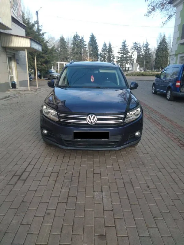 Volkswagen tiguan год: 2011 авто в хорошем состоянии как внешне так и технически. документы в полном порядке. телефон: +7 (909) 420-88-94 +79496009134 (на этом номере также есть воц) цена: 1.000.000₽ торг. также возможен обмен. остальные вопросы по телефону - фотография - 2