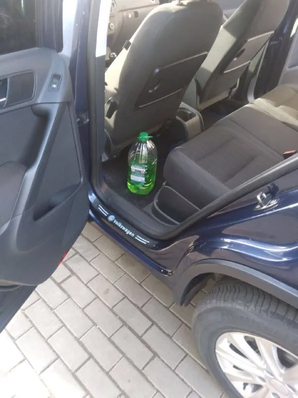 Volkswagen tiguan год: 2011 авто в хорошем состоянии как внешне так и технически. документы в полном порядке. телефон: +7 (909) 420-88-94 +79496009134 (на этом номере также есть воц) цена: 1.000.000₽ торг. также возможен обмен. остальные вопросы по телефону - фотография - 5