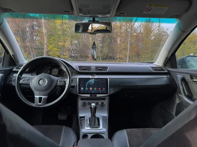 Продам volkswagen passat b7 автомобиль в идеальном состоянии! 2012 г. 1.8 (152 л. с) комплектация «comfortline» имеется 2-х зонный климат контроль, мульти руль, датчики парковки, так же есть датчик света, передние и задние электростеклоподъемники, подогрев сидений, обогрев зеркал, и обогрев лобового стекла, кожаный руль, бортовой компьютер. задний и передний парктроник. присутствует система антиблокировки тормозов, а так же система экстренного торможения. освещение адаптивное, фары противотуманные. коробка, двигатель, ходовка работают без нареканий. резина зимняя, протектор хороший. пробег 185т. родной не скручен. два владельца по птс. переоформление без проблем. возможен обмен ! цена 1.070 торг! +7 (949) 507-68-97 ✅подписаться✅ 📰разместить объявление📰 📞 звоните: +7(949)5076897 - фотография - 5