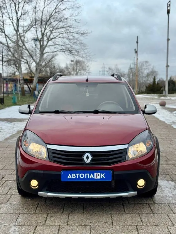 🇫🇷 renault sandero stepway 💰цена: 690 000р 🏢город: мариуполь 📅год выпуска: 2012 🧾пробег: 216 511км. ⚙️двигатель: 1.6 8v ⛽топливо: бензин ⚙️кпп: механика 📞 телефон: +7-949-727-41-51 +7-949-551-91-52 +7-989-263-55-56 💾 описание: ✅ отличное состояние ✅ оригинальный пробег ✅ оцинкованный кузов ✅ южная эксплуатация ✅ техническая часть на 5+ ✅ заводская краска (пара косметических окрасов) 🚙 двигатель k7m 1.6 8v. самый простой и надежный в линейке, ходовая без посторонних звуков, мягкая, высокий клиренс. салон в отличном состоянии. ❄️ кондиционер (холодит шикарно), гур, abs, 2 подушки безопасности, магнитола с bluetooth, подогрев сидений, птф, отличная зимняя резина, сигнализация с автозапуском. улица шевченко 269 🏦 возможна продажа в кредит по двум документам. - фотография - 2