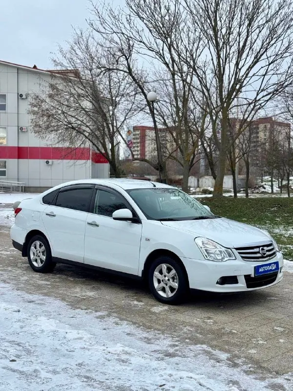 🚘 nissan almera g15 💰цена: 800 000р 🏢город: мариуполь 📅год выпуска: 2015 🧾пробег: 140 680 км. ⚙️двигатель: 1.6 16v ⛽топливо: бензин ⚙️кпп: механика 📞 телефон: +7-989-263-55-56 +7-949-551-91-52 +7-949-727-41-51 💾 описание: ✅ оцинкованный кузов. ✅ техническая часть на 5+. nissan almera g15 - это третье поколение седана nissan, автомобиль b-класса, известный своей надежностью, просторным салоном и вместительным багажником. производился на базе renault logan с технологией горячего цинкования кузова. 🚙 двигатель k4m 1.6 16v 102 л. с. самый лучший в линейке, едет шикарно, ходовая без посторонних звуков, мягкая, высокий клиренс. ❄️ кондиционер, гур, abs, 2 airbag, штатная магнитола с bluetooth, подогрев сидений, оригинальные литые диски на зимней резине, сигнализация с автозапуском, два ключа. улица шевченко 2️⃣6️⃣9️⃣ 🏦 возможна продажа в кредит по двум документам. - фотография - 3