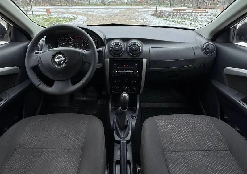 🚘 nissan almera g15 💰цена: 800 000р 🏢город: мариуполь 📅год выпуска: 2015 🧾пробег: 140 680 км. ⚙️двигатель: 1.6 16v ⛽топливо: бензин ⚙️кпп: механика 📞 телефон: +7-989-263-55-56 +7-949-551-91-52 +7-949-727-41-51 💾 описание: ✅ оцинкованный кузов. ✅ техническая часть на 5+. nissan almera g15 - это третье поколение седана nissan, автомобиль b-класса, известный своей надежностью, просторным салоном и вместительным багажником. производился на базе renault logan с технологией горячего цинкования кузова. 🚙 двигатель k4m 1.6 16v 102 л. с. самый лучший в линейке, едет шикарно, ходовая без посторонних звуков, мягкая, высокий клиренс. ❄️ кондиционер, гур, abs, 2 airbag, штатная магнитола с bluetooth, подогрев сидений, оригинальные литые диски на зимней резине, сигнализация с автозапуском, два ключа. улица шевченко 2️⃣6️⃣9️⃣ 🏦 возможна продажа в кредит по двум документам. - фотография - 8