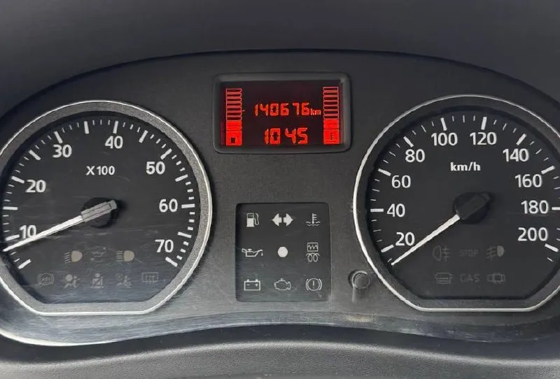 🚘 nissan almera g15 💰цена: 800 000р 🏢город: мариуполь 📅год выпуска: 2015 🧾пробег: 140 680 км. ⚙️двигатель: 1.6 16v ⛽топливо: бензин ⚙️кпп: механика 📞 телефон: +7-989-263-55-56 +7-949-551-91-52 +7-949-727-41-51 💾 описание: ✅ оцинкованный кузов. ✅ техническая часть на 5+. nissan almera g15 - это третье поколение седана nissan, автомобиль b-класса, известный своей надежностью, просторным салоном и вместительным багажником. производился на базе renault logan с технологией горячего цинкования кузова. 🚙 двигатель k4m 1.6 16v 102 л. с. самый лучший в линейке, едет шикарно, ходовая без посторонних звуков, мягкая, высокий клиренс. ❄️ кондиционер, гур, abs, 2 airbag, штатная магнитола с bluetooth, подогрев сидений, оригинальные литые диски на зимней резине, сигнализация с автозапуском, два ключа. улица шевченко 2️⃣6️⃣9️⃣ 🏦 возможна продажа в кредит по двум документам. - фотография - 9