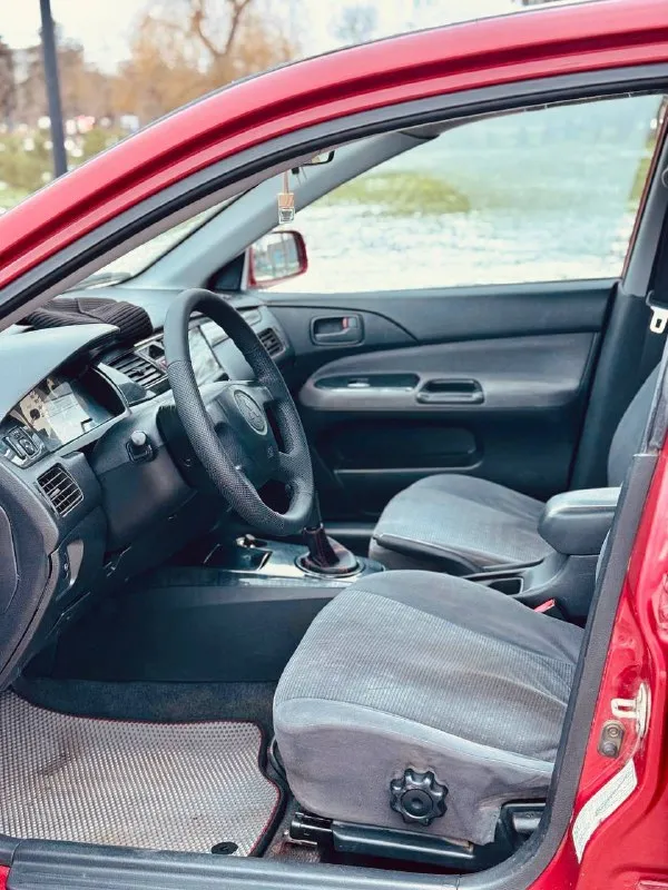 🇯🇵 mitsubishi lancer 9 restyling 💰цена: 550 000р 🏢город: мариуполь 📅год выпуска: 2005 🧾пробег: 214 800км. ⚙️двигатель: 1.6 ⛽топливо: бензин/газ ⚙️кпп: механика 📞 телефон: +7-949-551-91-52 +7-949-727-41-51 +7-989-263-55-56 💾 описание: легендарная модель с японским качеством будет идеальным выбором для тех кто ищет надежный автомобиль. ✅оснащен надежным двигателем ✅ практичный кузов универсал ✅ установлено гбо евро-4 ✅ кузов без коррозии, в дтп не участвовал, несколько косметических окрасов. шикарная комплектация: кондиционер, подогрев сидений, центральный замок, полный электропакет, кожаный руль, android магнитола с вluеtооth, фаркоп, красивые литые диски. улица шевченко 269 - фотография - 9