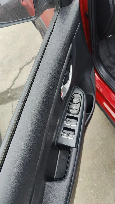 Kia rio x-line, 2020 год

1.6 Л, автоматическая коробка, бензин, передний привод.
Пробег - 134 км.
Центральный замок, гидроусилитель руля, abc и esp, 4 электроподъемника, мультируль, круиз-контроль, датчик света, датчик давления шин, регулировка зеркал, камера заднего вида.

Цена: 1700000 руб
Звоните +79493354459 - фотография - 9