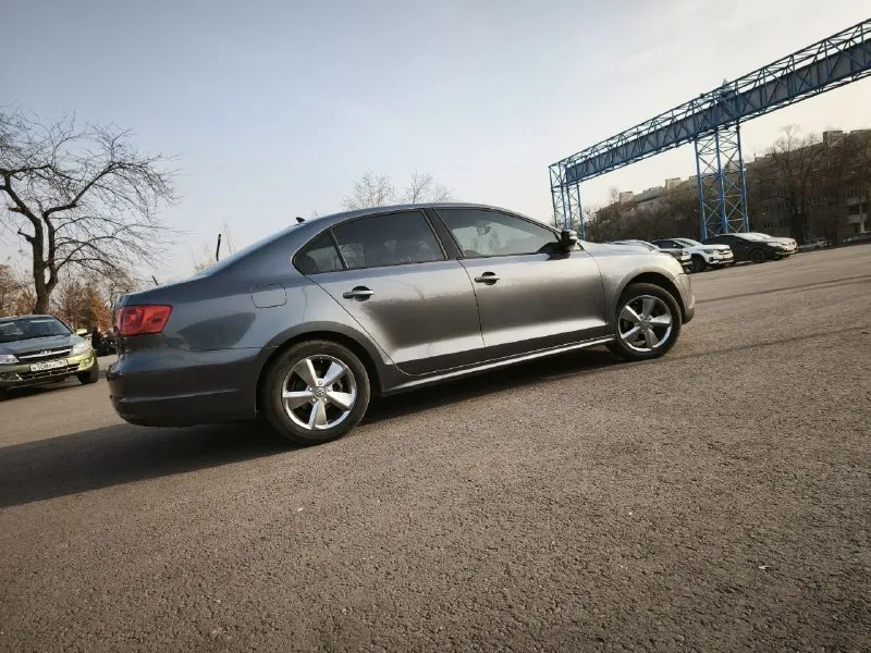 Донецк ✅год: 2013 ✅пробег: 185000 ✅объем: 1,8 ✅цена: 1,1🍋 ✅телефон: +79493174440 на днях встала на 180 номер. volkswagen jetta 6 2013г. я первый хозяин после выкупа из штатов. автомобиль эталон надёжности и комфорта в повседневной эксплуатации. мощность 170 л. с. коробка автомат продажа в связи с переходом на другой класс авто. - фотография - 3